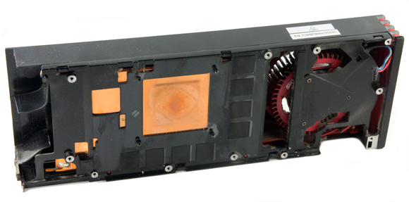 radeon_hd_6970_cooler_bottom.jpg