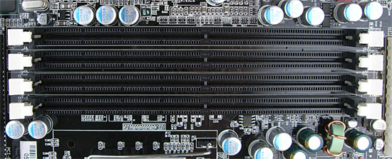 Iwill DN800-SLI Memory Slots
