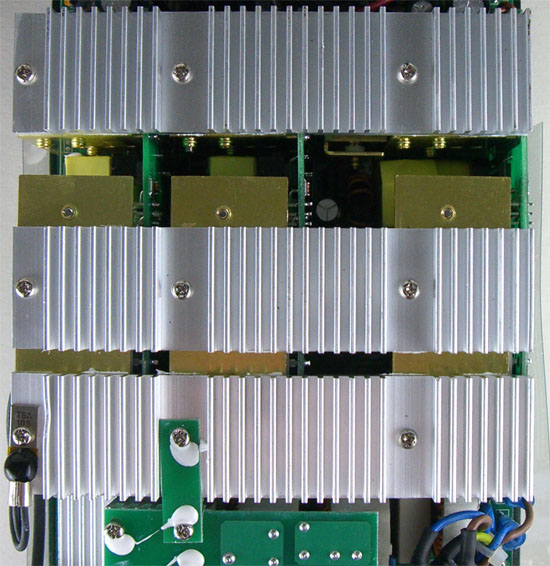 The Top Of The Turbo-Cool 1KW-Quad SLI Revealing Several Heatsinks